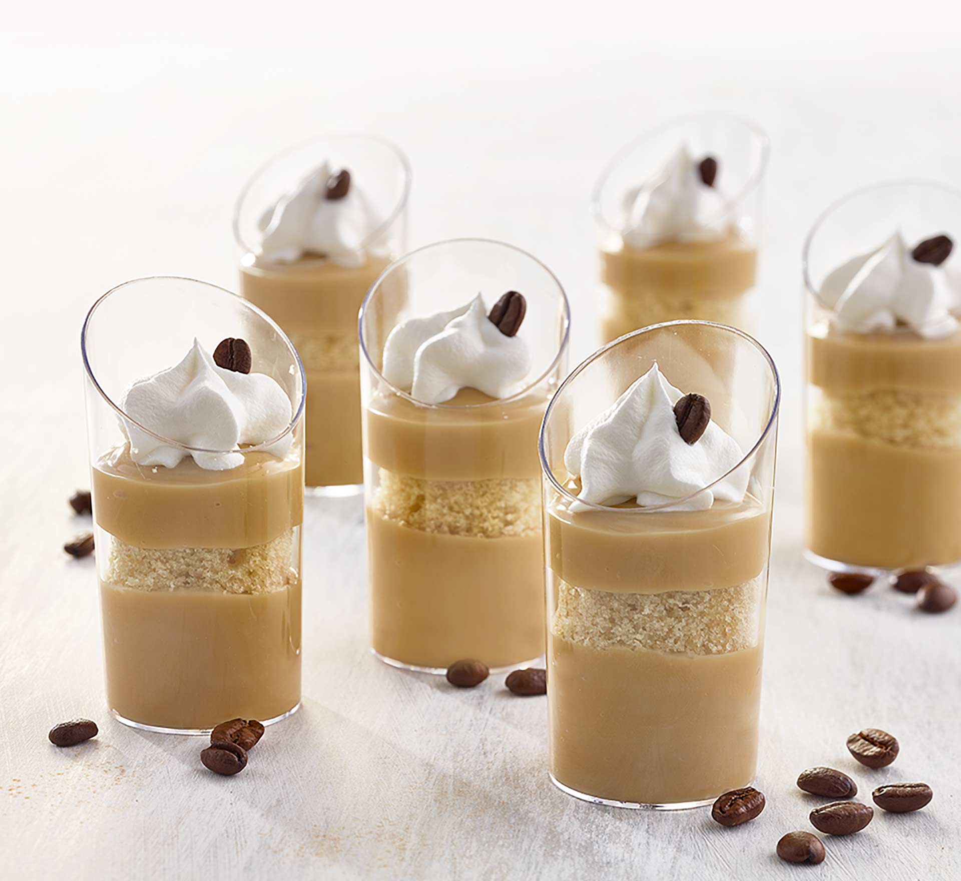 Mini parfaits à l’avoine à la vanille et aux amandes au chocolat